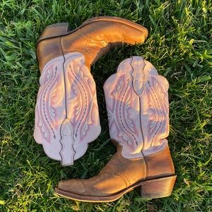 Ladies Justin Boots brand cowgirl boots size 8